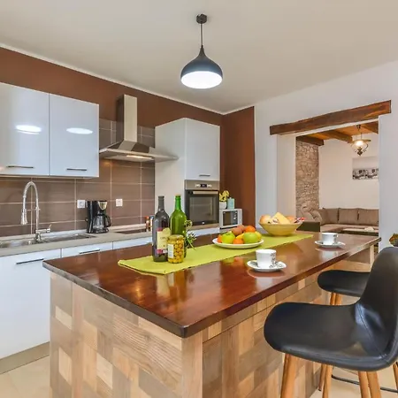 Martin Umzaeunter Hof, Schnelles Wifi, Patio Holiday home *