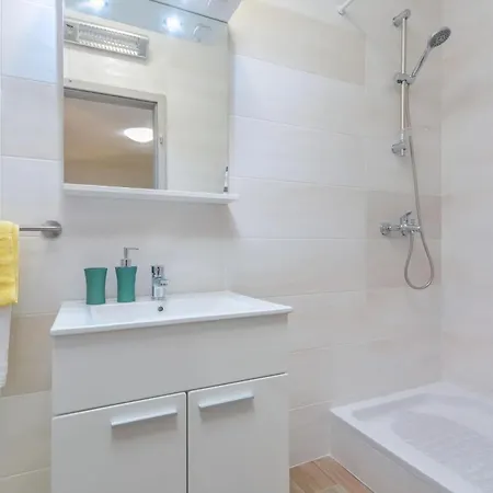Martin Umzaeunter Hof, Schnelles Wifi, Patio Holiday home