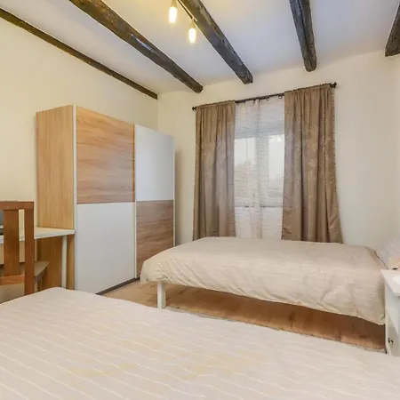 Holiday home Martin Umzaeunter Hof, Schnelles Wifi, Patio *